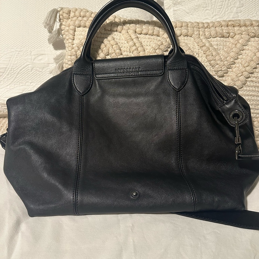Longchamp Le Pliage Cuir Medium Handbag - Black